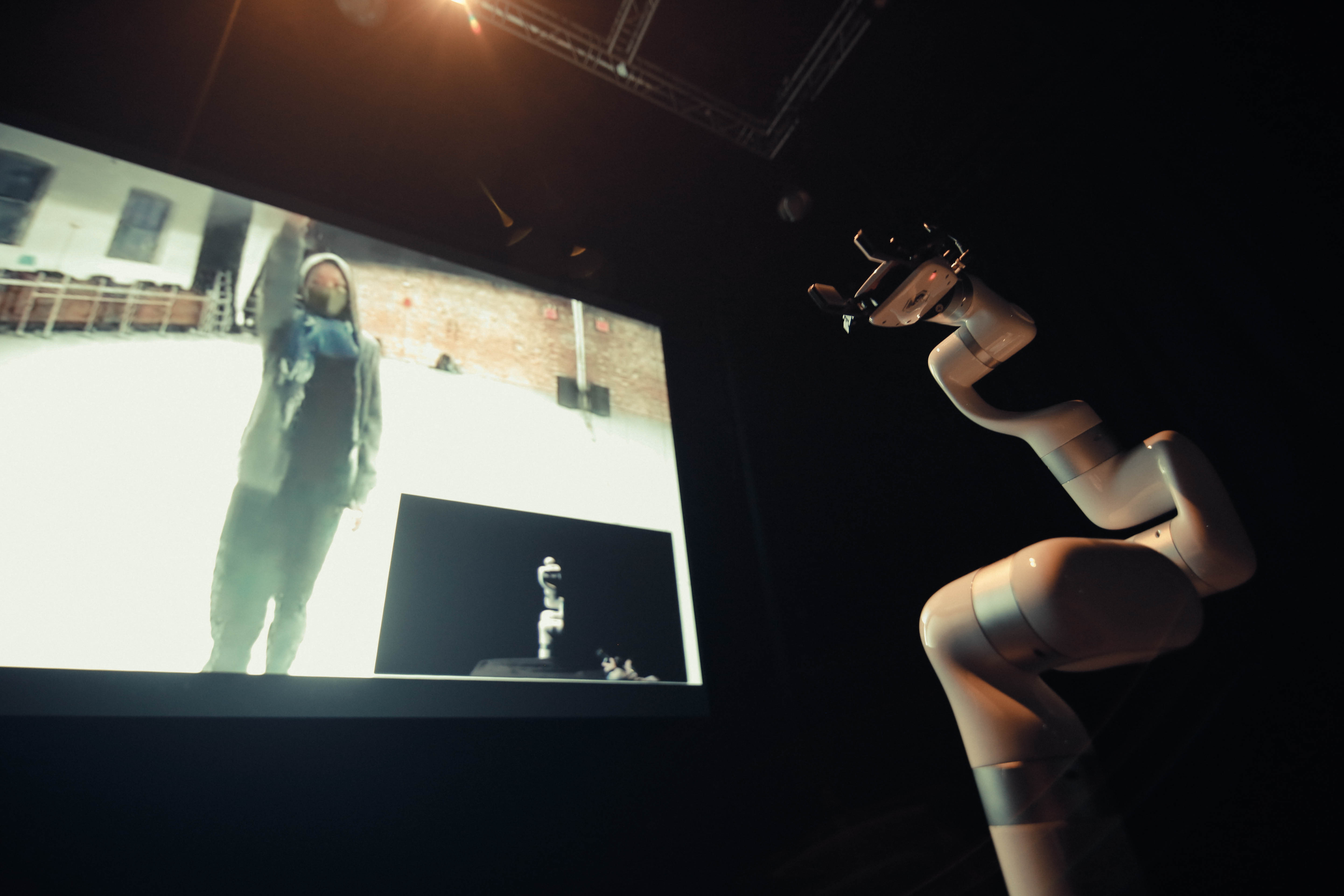 Gestures and Tools for Human-Machine Collaboration
