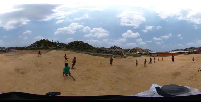 Virtual and Augmented Environments in Collaborative Experience