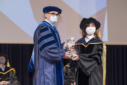 SCM Distinguished Teaching Award 2022 recipient, Dr. Lam Miu Ling